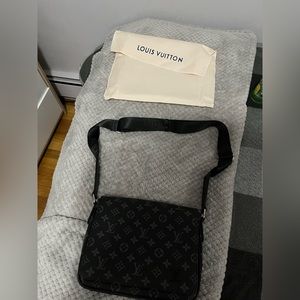 Louis Vuitton Messenger crossbody bag